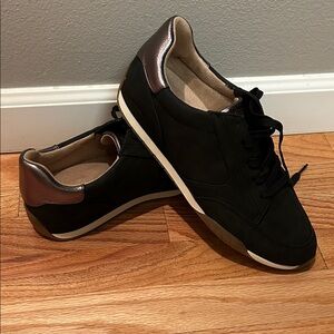 Women’s Naturalizer Black and Metallic Sneakers